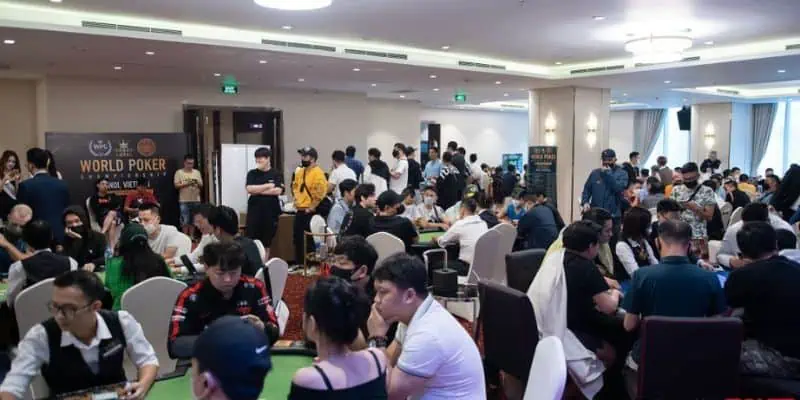 Các CLB Poker tại Hà Nội phong cách trẻ trung