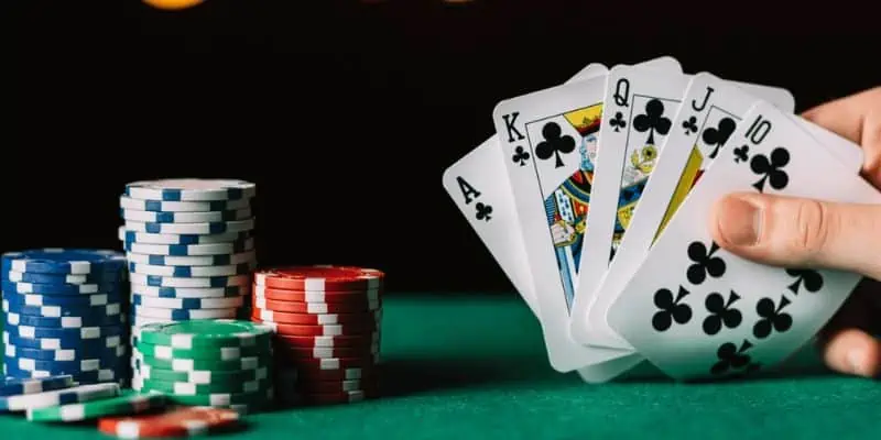 Điều cần làm trong một bàn cược khi chơi Poker là gì?