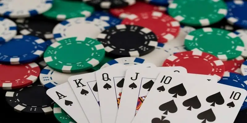 Hãy chọn bàn chơi poker phù hợp với khả năng và vốn cược